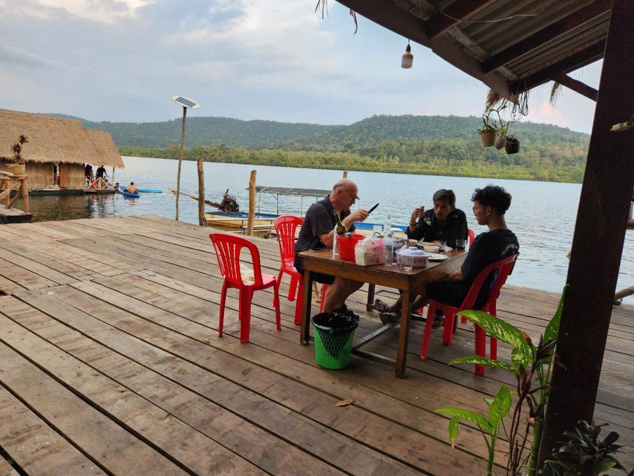 The Floating House Villa Krŏng Kaôh Kŏng Exterior foto