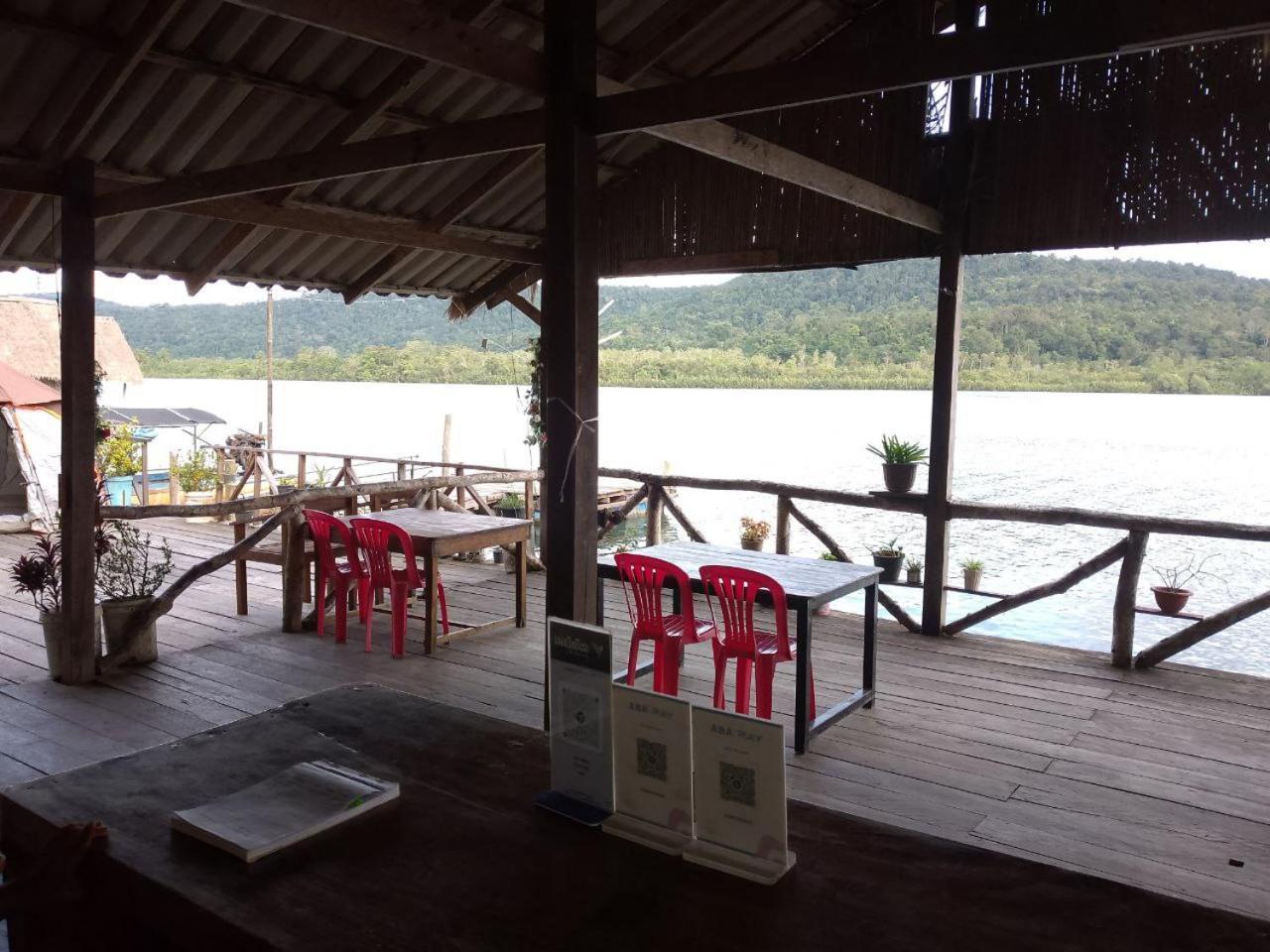 The Floating House Villa Krŏng Kaôh Kŏng Cameră foto